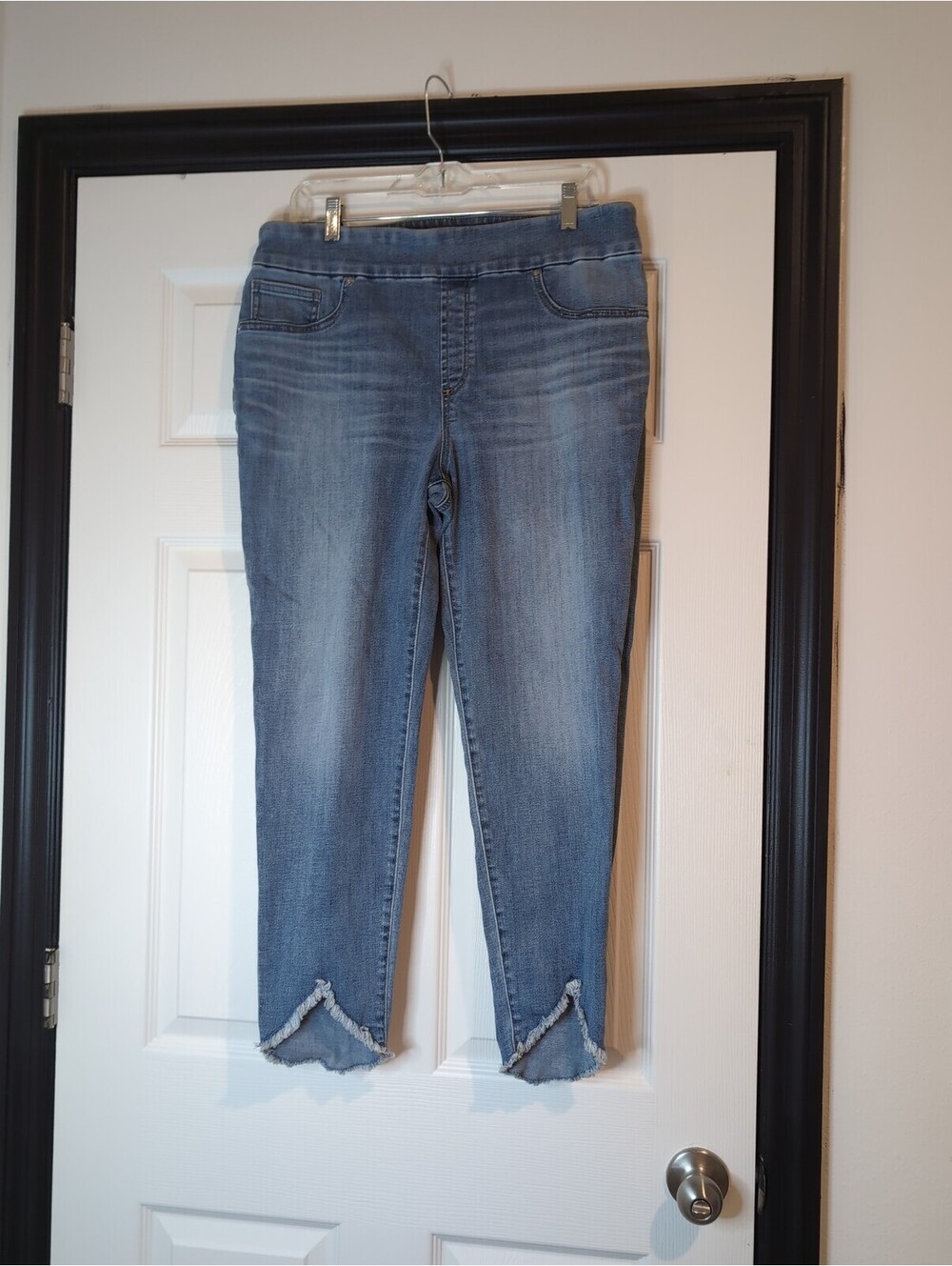 Size 16 Chicos pull on jegging ankle jeans